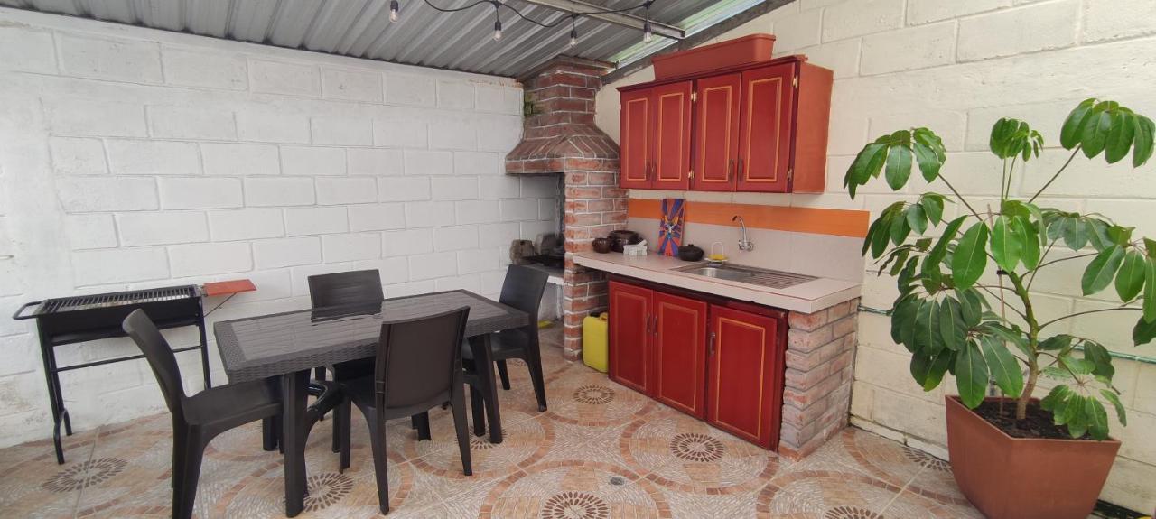 Elegante apartamento con vistas al volcán Tunguraua Baños Exterior foto